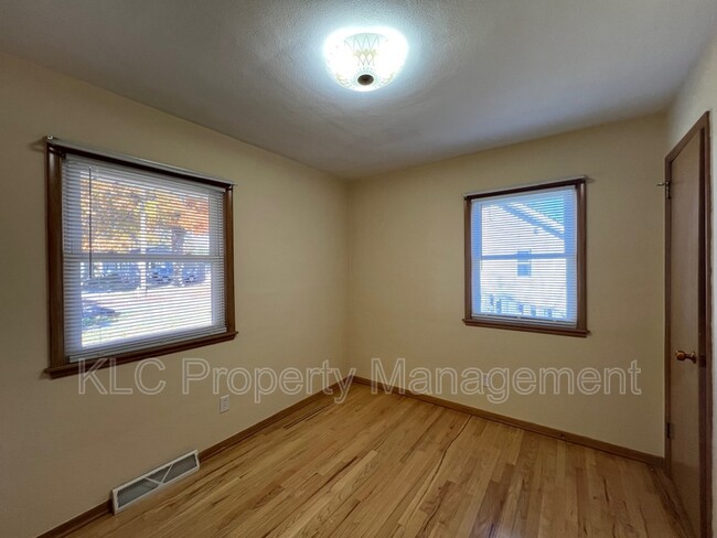 Building Photo - 3307 Gleaves Ct