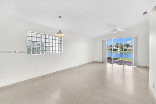 Building Photo - 16411 Sapphire Bend