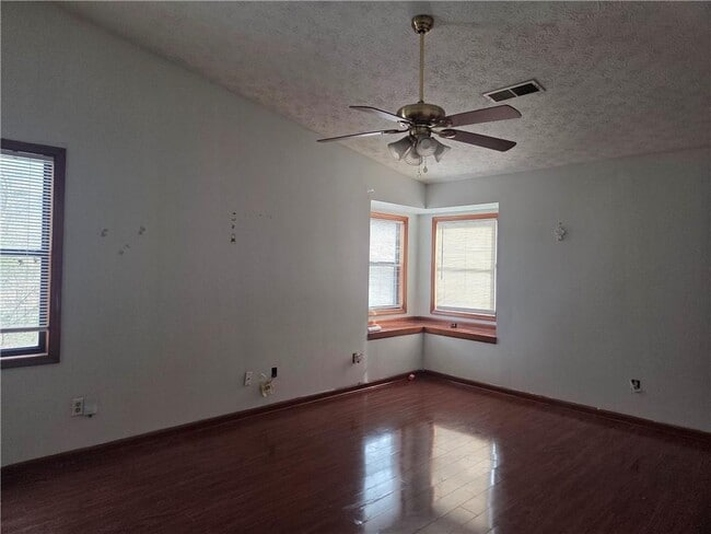 Building Photo - 5625 Princeton Oaks Dr