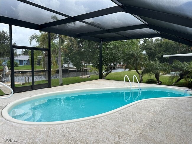 Primary Photo - 6128 Cocos Dr