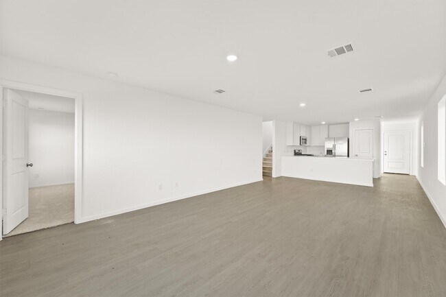 Building Photo - 3061 Sunrise Dr