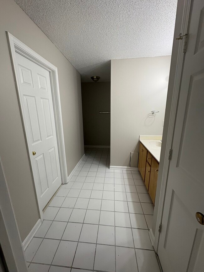 Building Photo - 109 Drew Cir