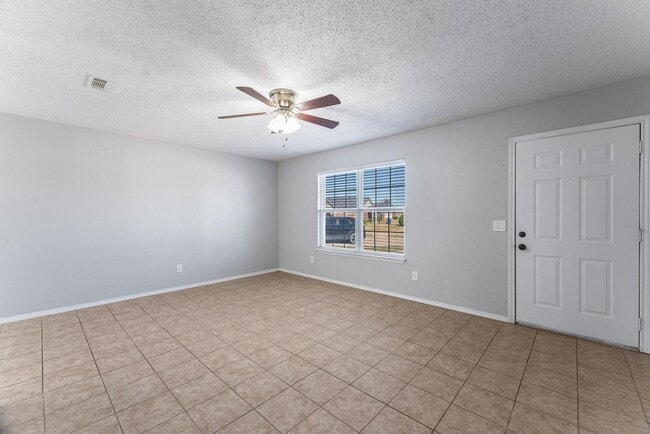 Building Photo - 3503 SW Victoria Pl