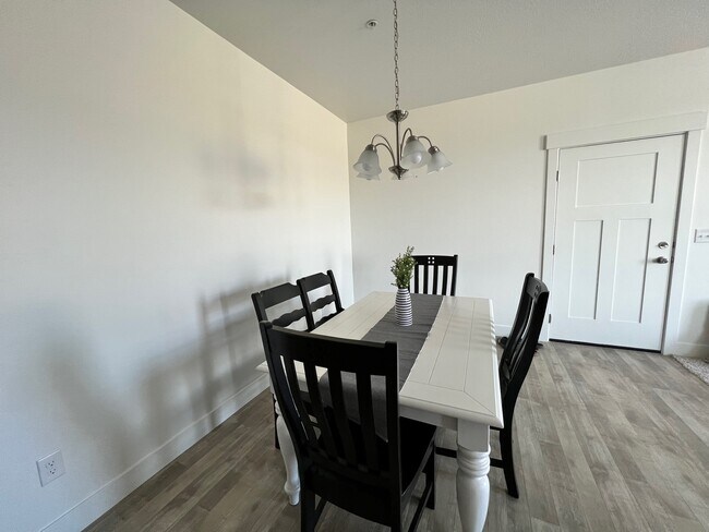 Building Photo - 1886 3330 W