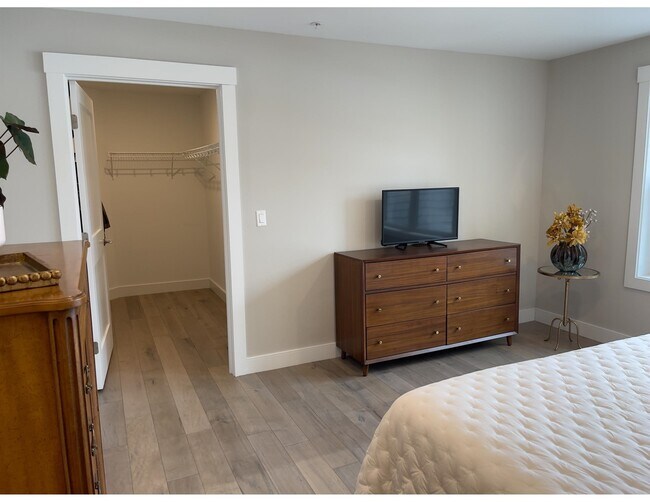 Building Photo - 2075 Lafayette Rd