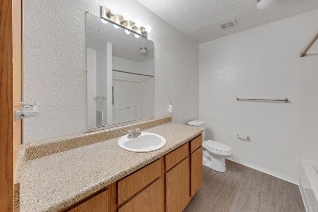 Building Photo - EMERALD EDGE APARTMENTS