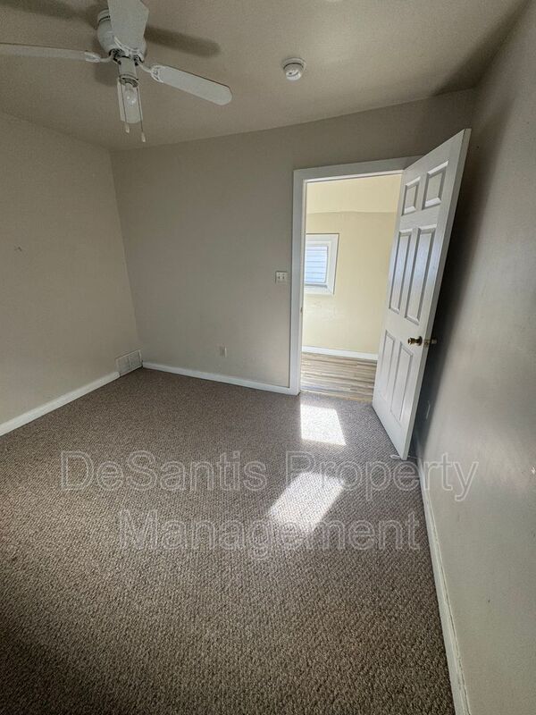 Building Photo - 207 Railroad Ave