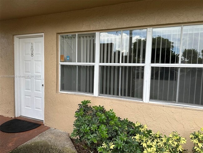 Building Photo - 8540 NW 6th Ln