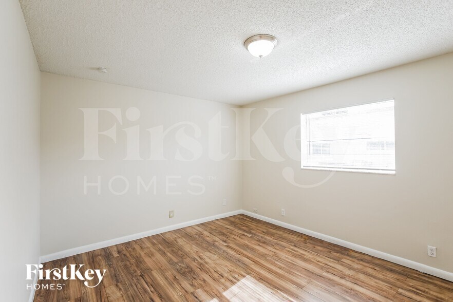 Building Photo - 7306 SW 3rd Ct