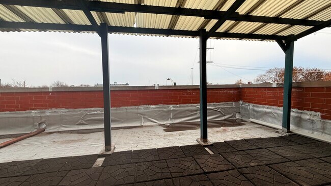 Building Photo - 356 W 31st St