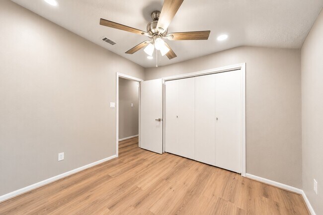 Building Photo - 24615 Shellbrook Dr
