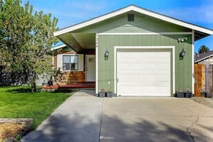 Building Photo - 1304 N Cora St