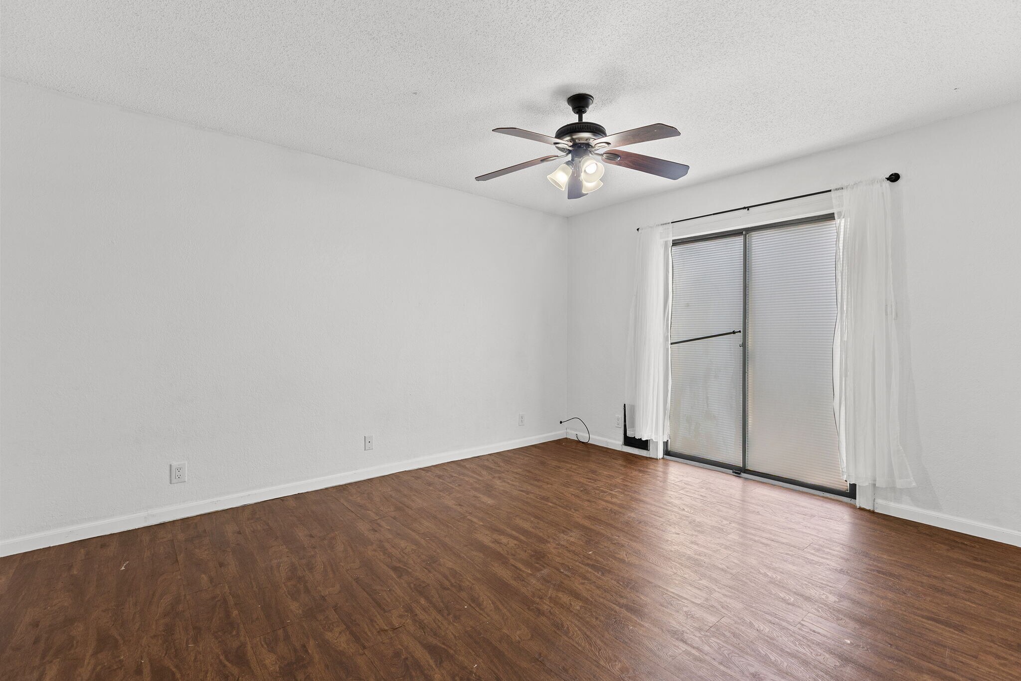 Building Photo - 1611 Somerset Dr