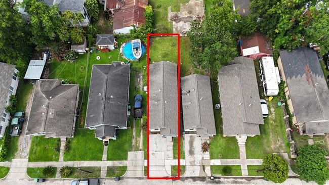 Building Photo - 6721 Avenue Q