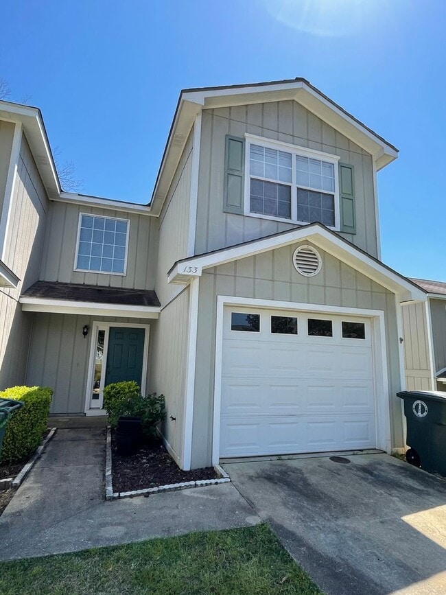 Building Photo - Foxhill Commons