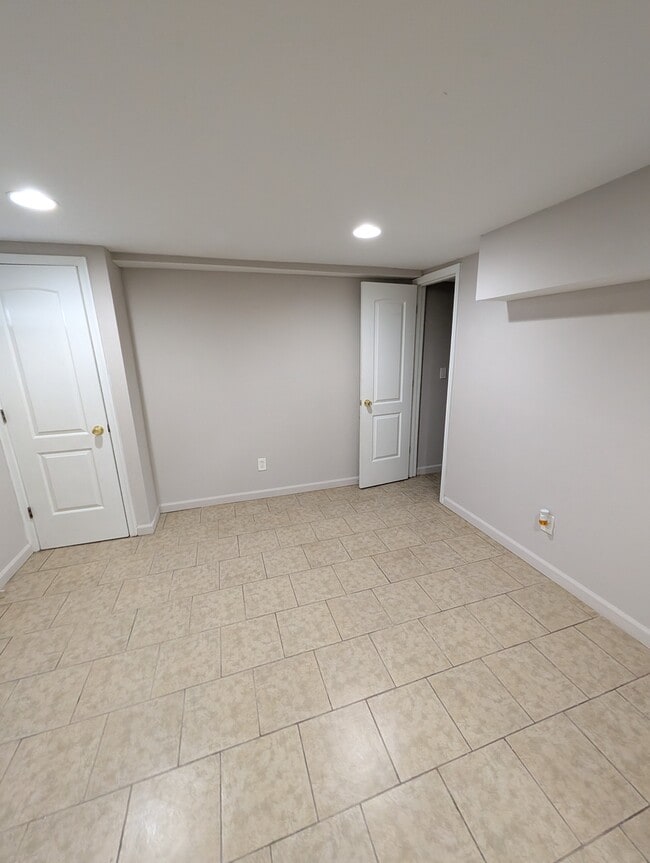 Building Photo - 3831 Shannon Dr