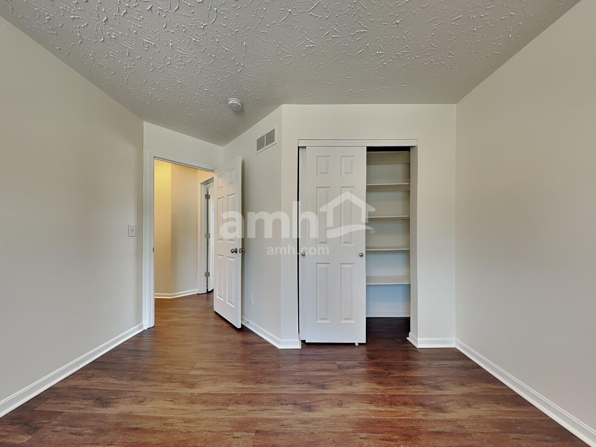 Building Photo - 6287 Glenmont Dr
