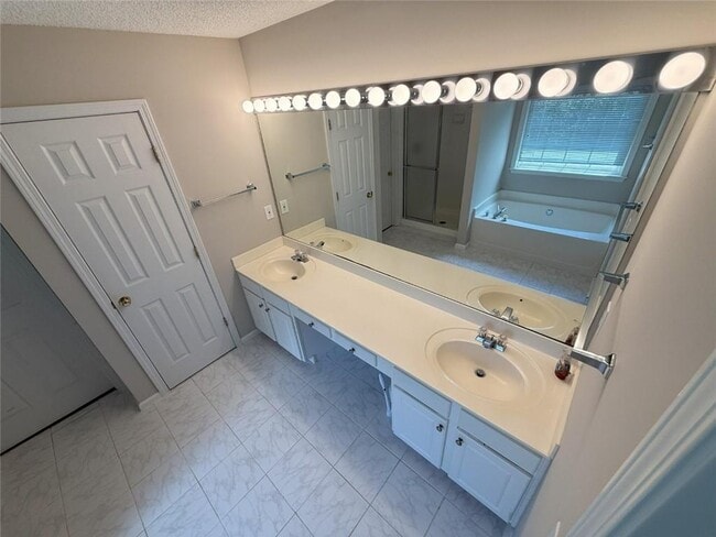 Building Photo - 2328 Moccasin Creek Ct NW