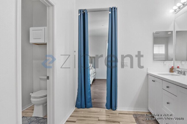 Building Photo - 2409 Via Alicante
