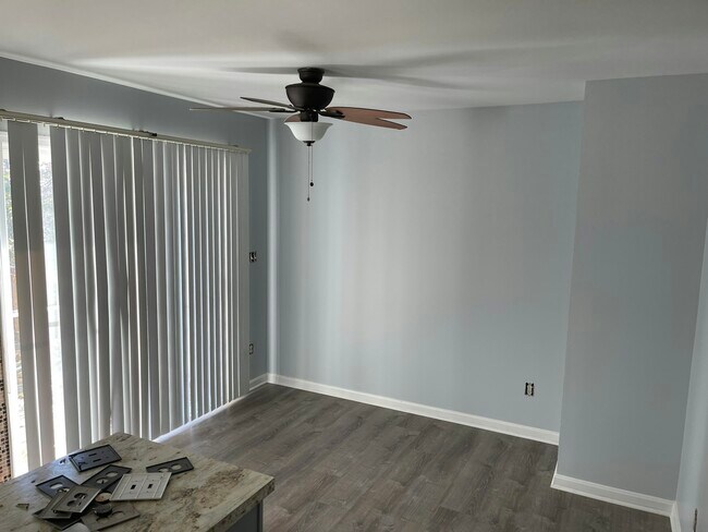 Building Photo - 16933 Toms River Loop