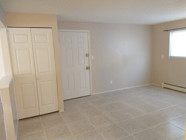 Building Photo - 4715 Scenic Cir