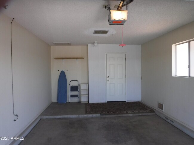 Building Photo - 11029 W Caron Dr