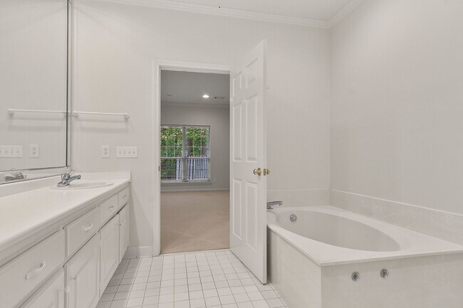 Building Photo - Verner School Zone - Fox Ridge Subdivision