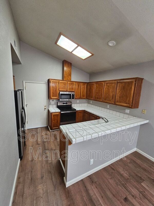 Building Photo - 246 Potrero St