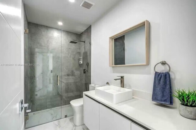 Building Photo - 3530 SW 104th Ave