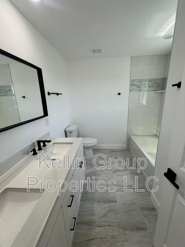 Building Photo - 1334 Salisbury Dr