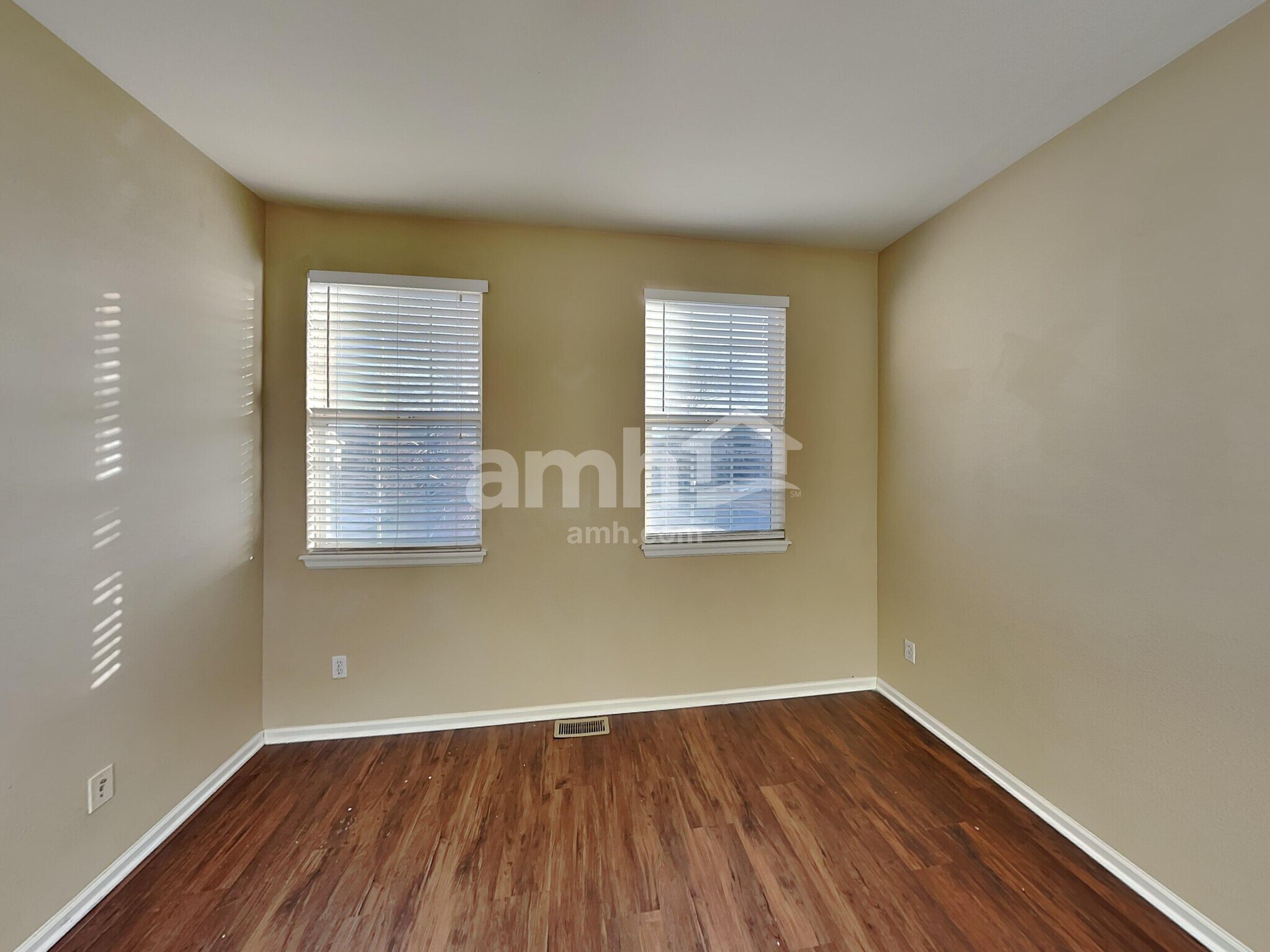 Building Photo - 23559 E Arkansas Pl