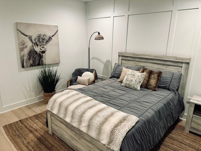 Building Photo - 704 Inspiration Blvd