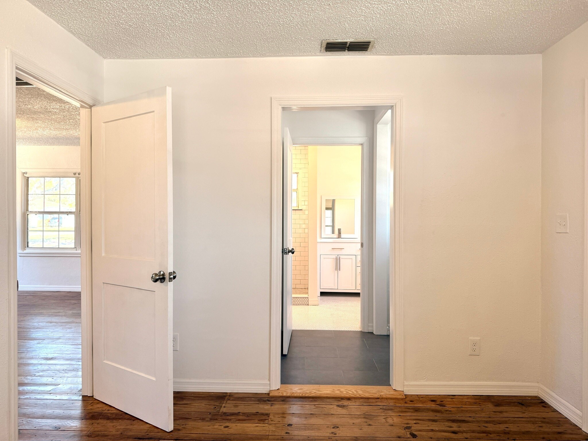 Building Photo - 7220 1st Ave N