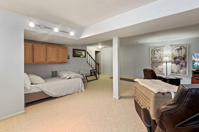 Building Photo - 2131 Silentree Dr