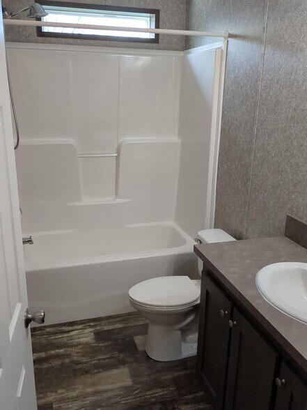 Building Photo - 52 Edgewood Dr