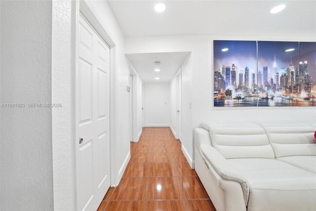 Building Photo - 2875 NW 9th Ct