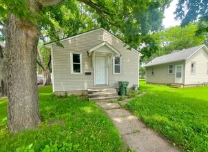 Building Photo - FOR RENT: 147 FRENCH- cute one bedroom bungalow *Pets Ok*