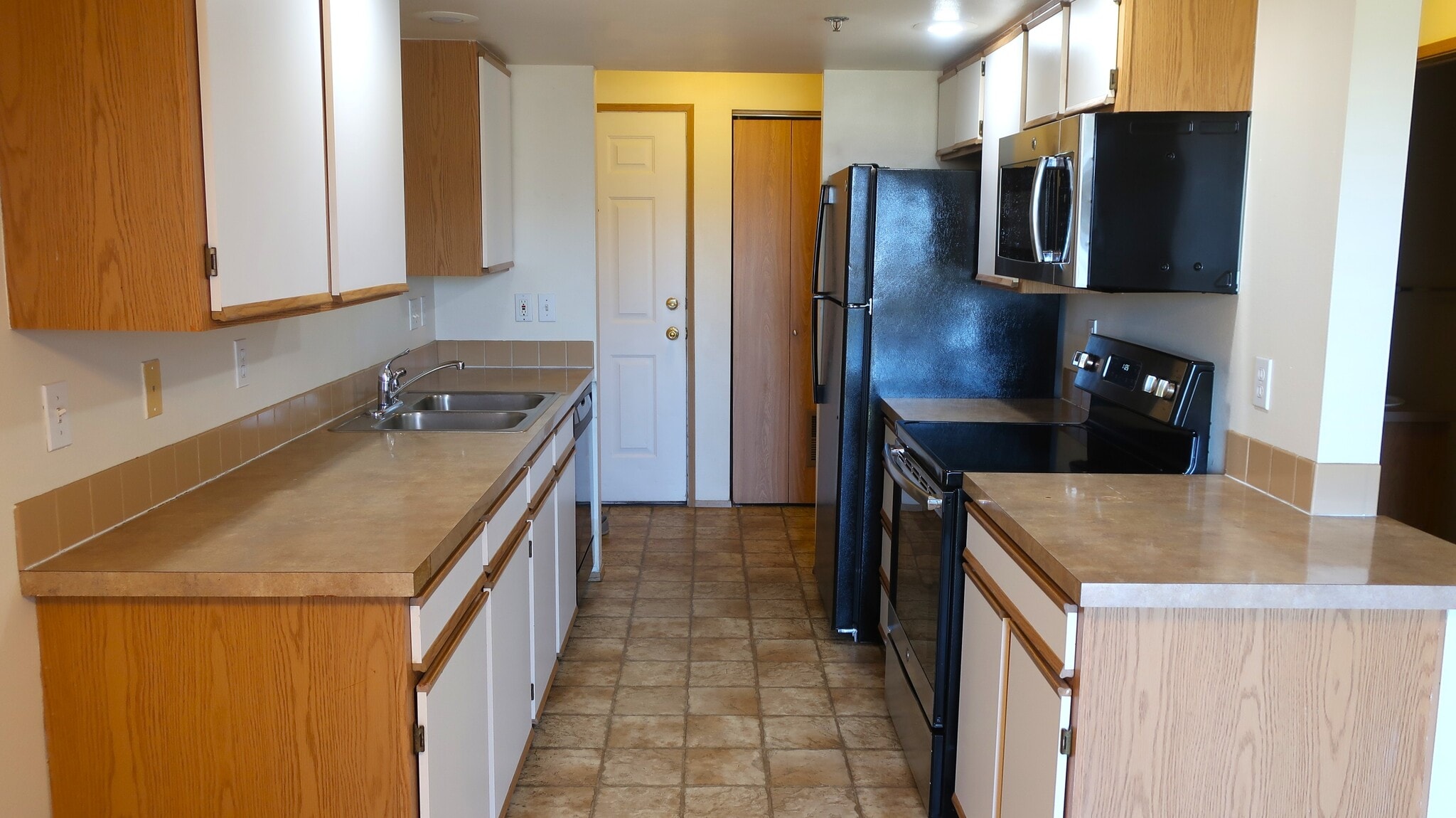 Building Photo - 220 Antles Ave