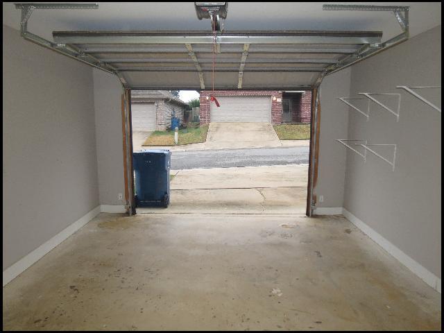 Building Photo - 3323 Moss Creek Dr