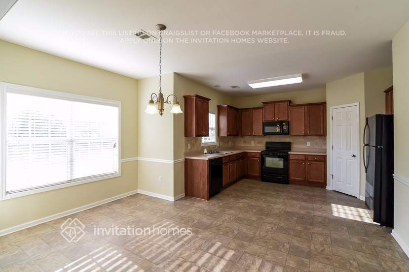 Building Photo - 3465 Gardenside Dr SW