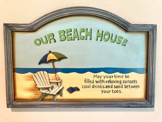 Building Photo - Completely remodeled waterfront condo!