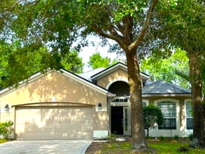 Building Photo - Beautiful 4/3, Amenities Galore! Located i...