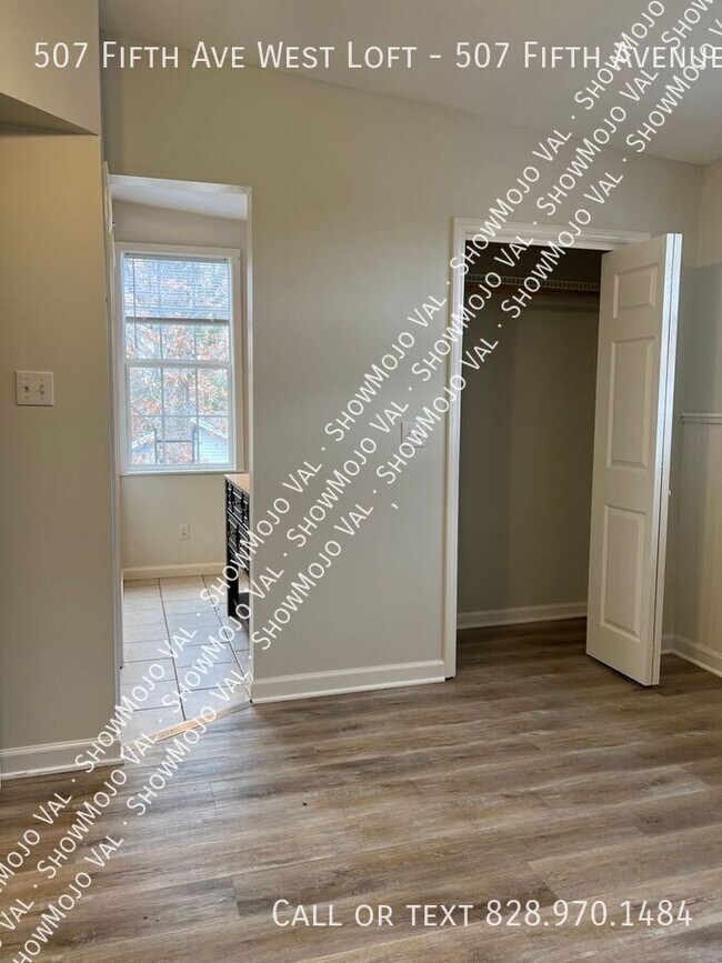 Building Photo - 507 5th Ave W