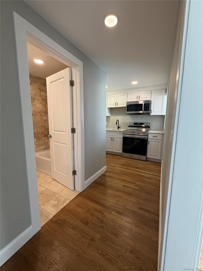 Building Photo - 4 Milton Ave