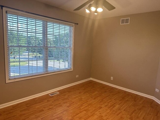 Building Photo - 5490 Fox Path Ln