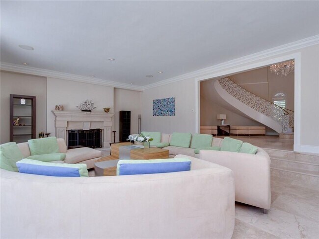 Building Photo - 615 Coral Way