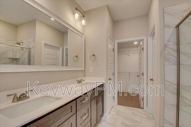 Building Photo - 715 Bronze Wy