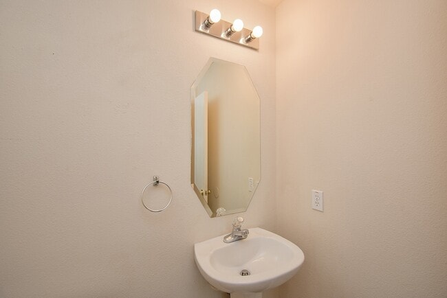 Building Photo - 18214 Olive Leaf Dr