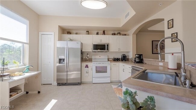 Building Photo - 10530 Amiata Way