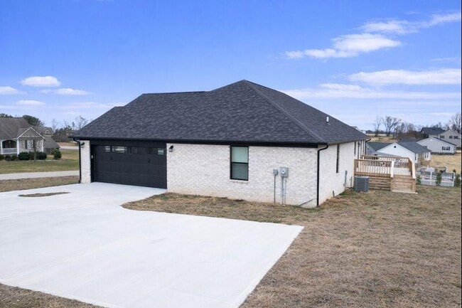 Building Photo - 46 Caden Ln